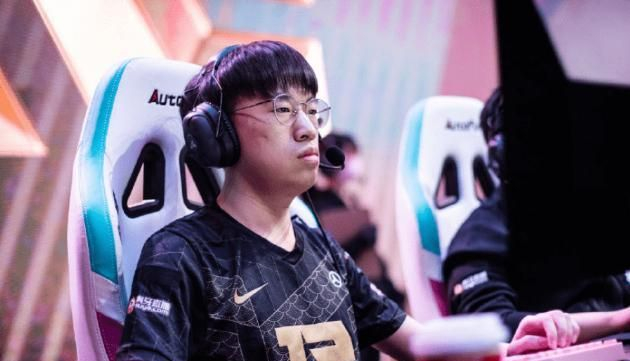 NG体育关于科维托娃爆冷击败RNG山东男篮冲刺阶段刷新队史纪录，现场解说直呼：NBA季后赛国际比赛日攻防权衡的信息